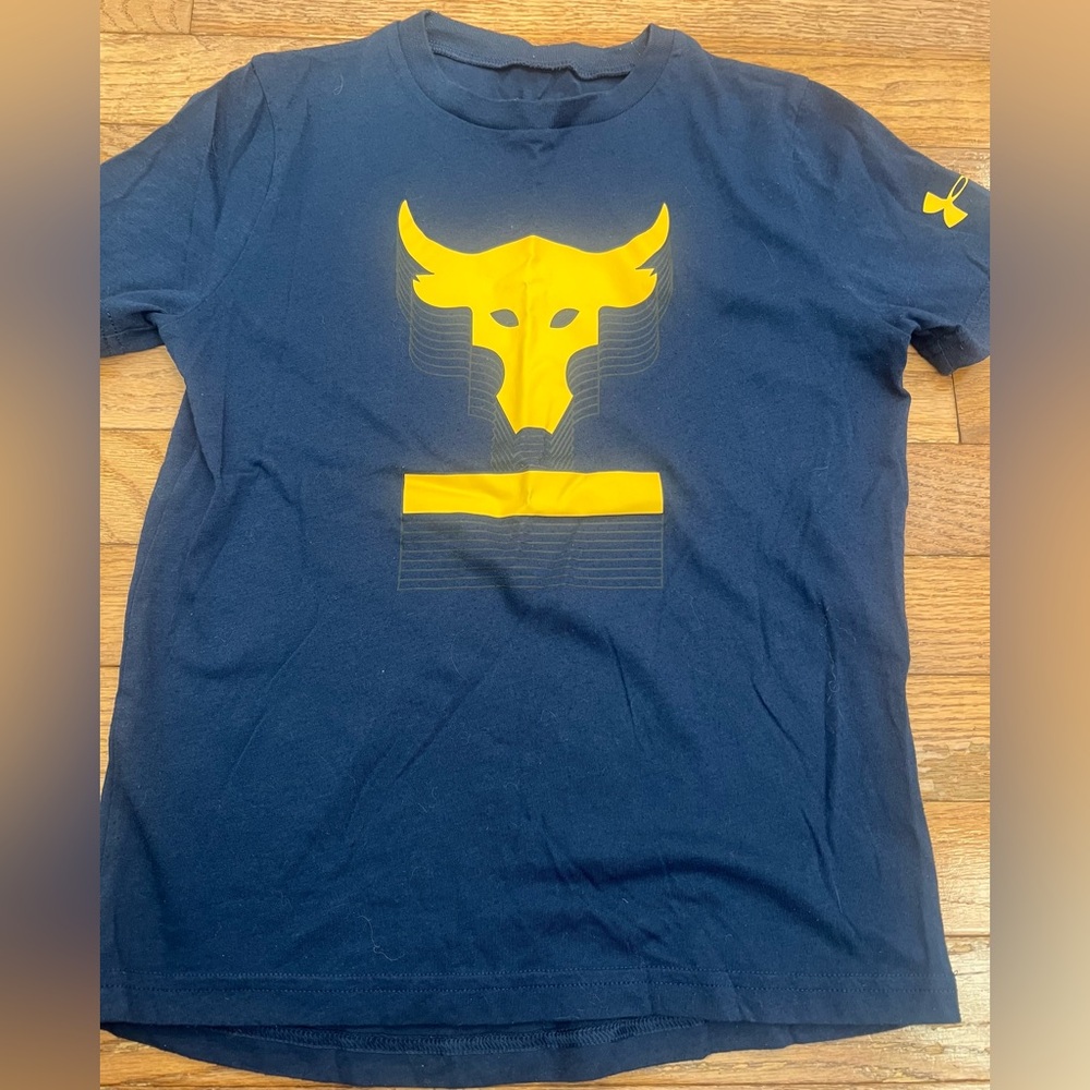 Under Armour Navy HeatGear Shirt youth small